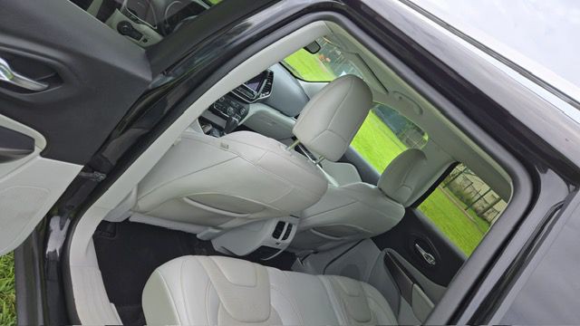 2020 Jeep Cherokee Image 9
