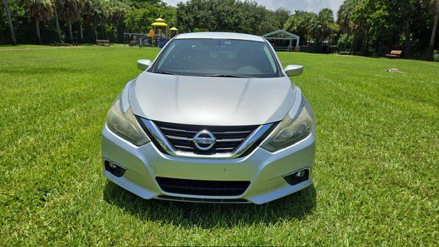 2016 Nissan Altima Image 2
