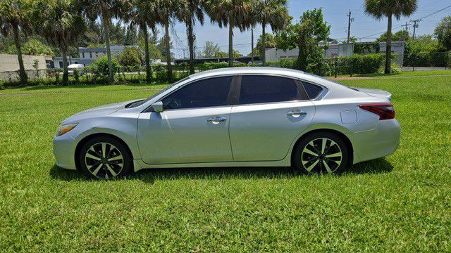 2016 Nissan Altima Image 4