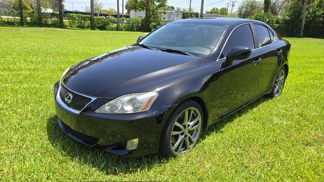 2008 Lexus IS Image 2