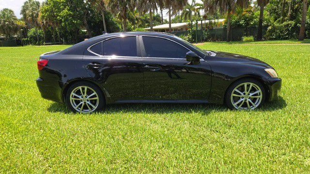 2008 Lexus IS Image 4