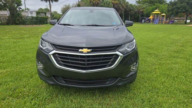 2018 Chevrolet Equinox Image 2