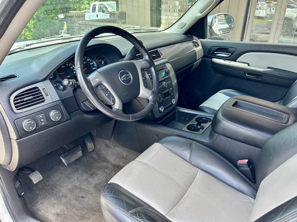 2008 Chevrolet Tahoe Image 14