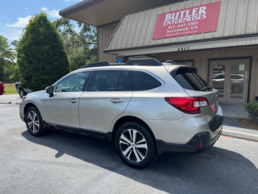 2019 Subaru Outback Image 2