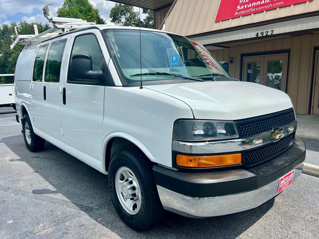 2016 Chevrolet Express Image 2