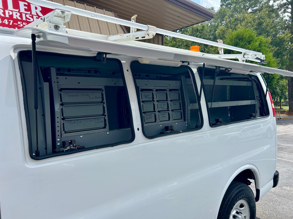 2016 Chevrolet Express Image 9