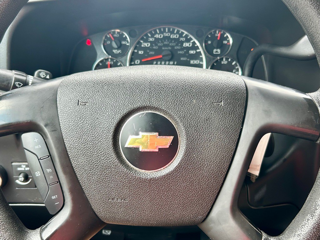 2016 Chevrolet Express Image 27