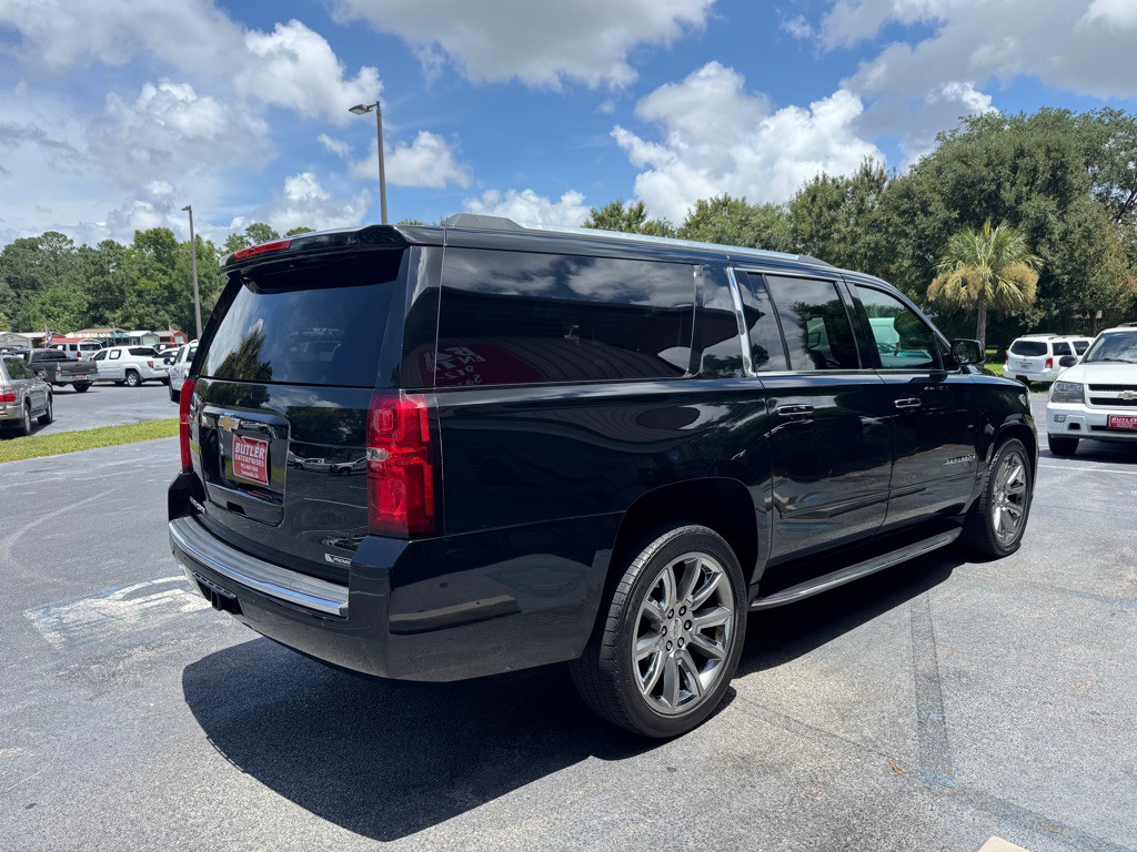 2017 Chevrolet Suburban Image 5