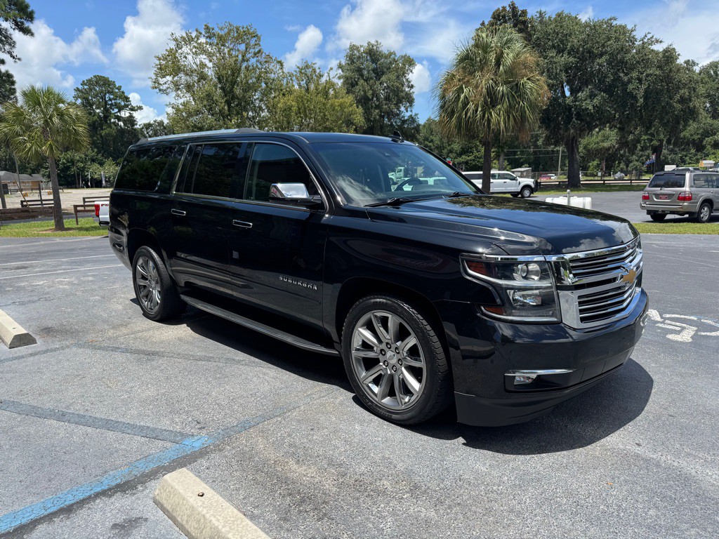 2017 Chevrolet Suburban Image 7