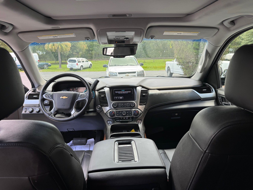 2017 Chevrolet Suburban Image 14