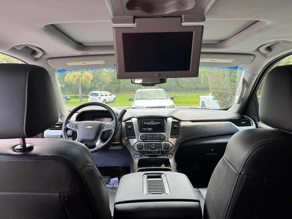 2017 Chevrolet Suburban Image 15
