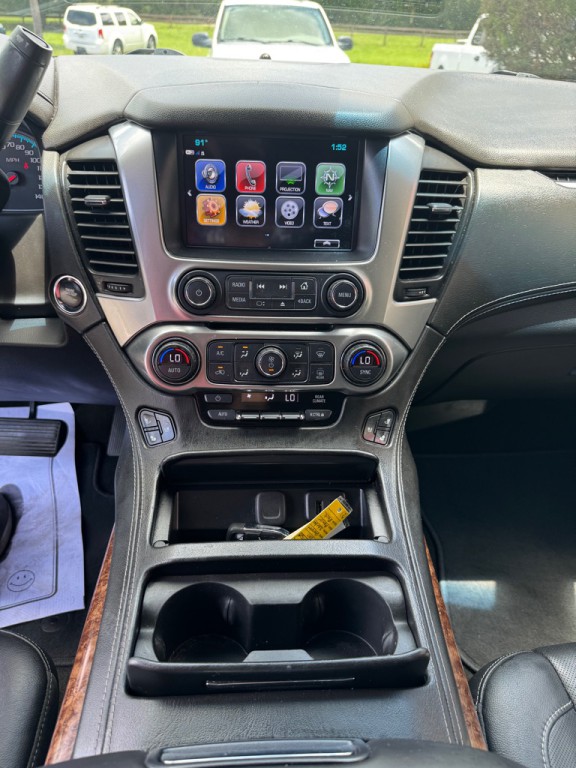 2017 Chevrolet Suburban Image 17