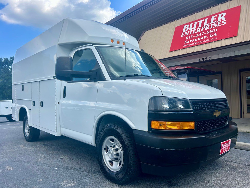 2019 Chevrolet Express Image 2