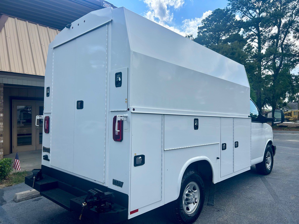 2019 Chevrolet Express Image 3