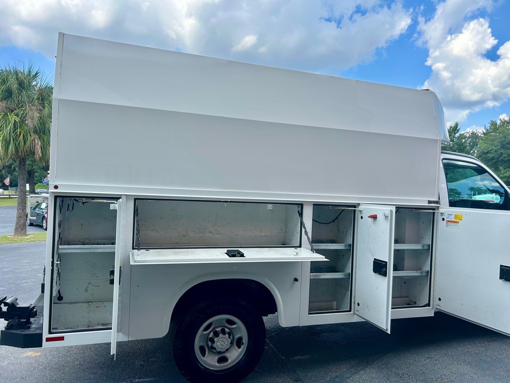 2019 Chevrolet Express Image 8
