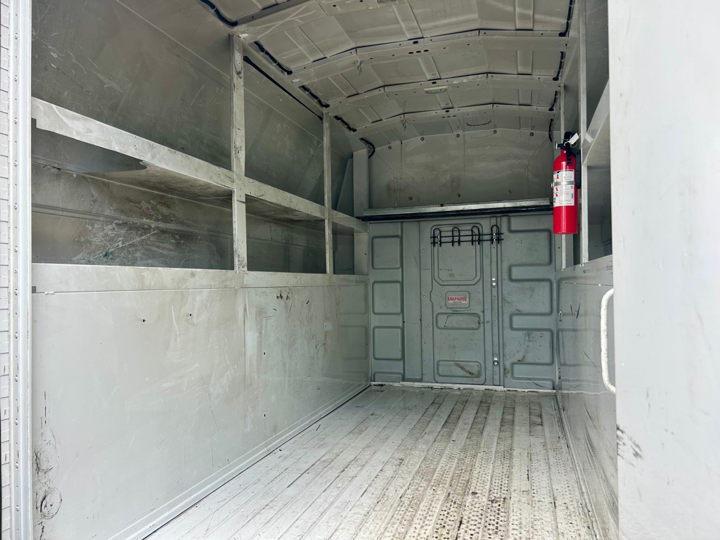 2019 Chevrolet Express Image 13
