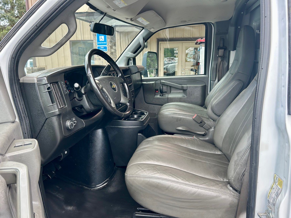 2019 Chevrolet Express Image 23