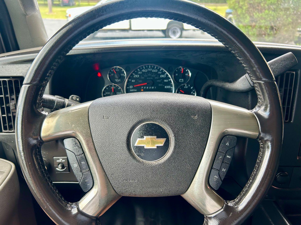 2019 Chevrolet Express Image 26
