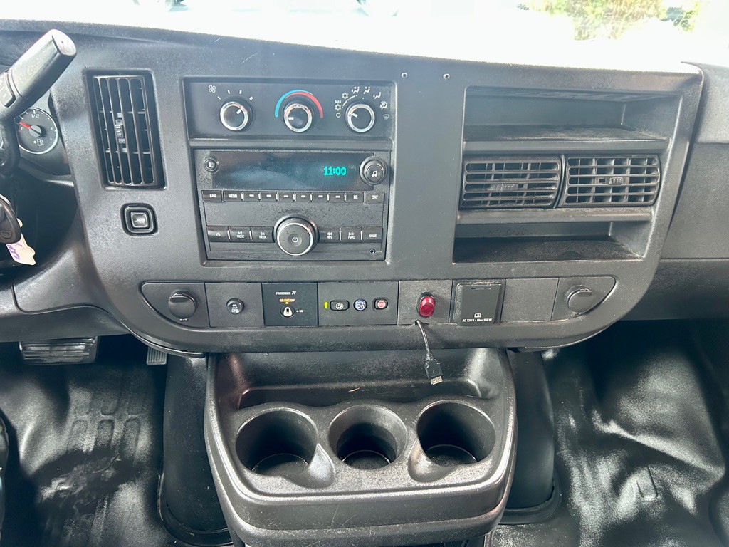 2019 Chevrolet Express Image 28