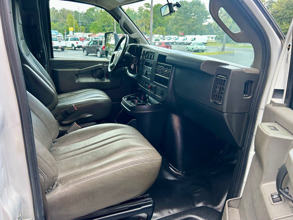 2019 Chevrolet Express Image 31