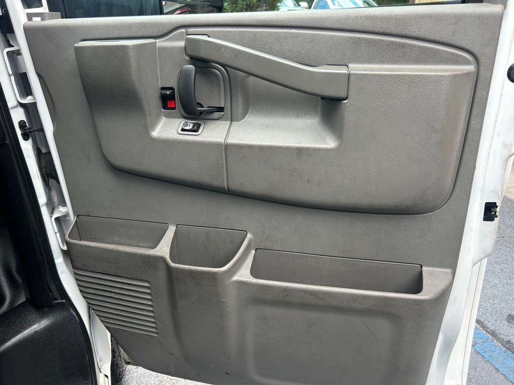 2019 Chevrolet Express Image 34