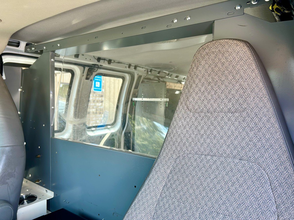 2016 Chevrolet Express Image 22