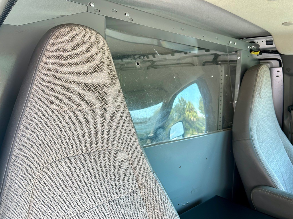 2016 Chevrolet Express Image 25