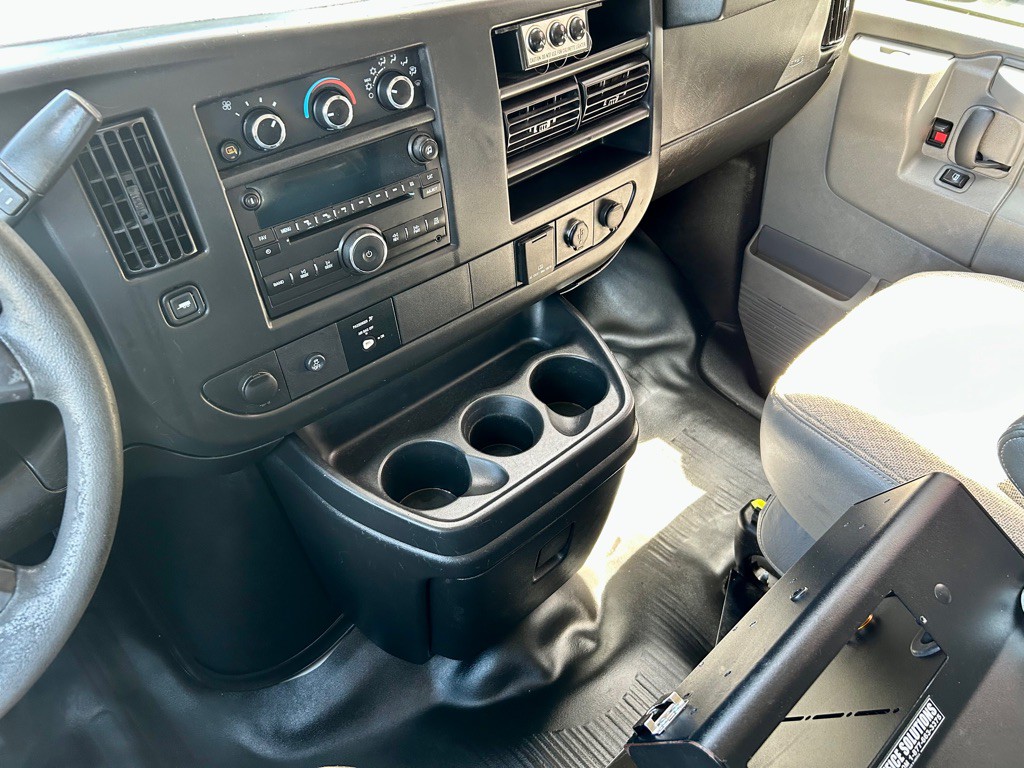 2016 Chevrolet Express Image 29