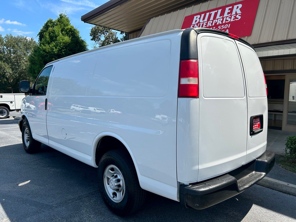 2018 Chevrolet Express Image 3