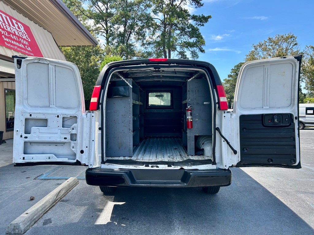 2018 Chevrolet Express Image 10