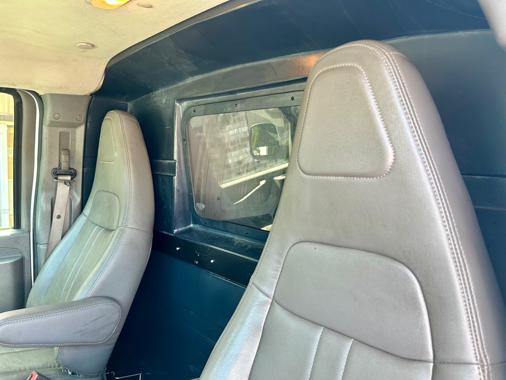 2018 Chevrolet Express Image 19