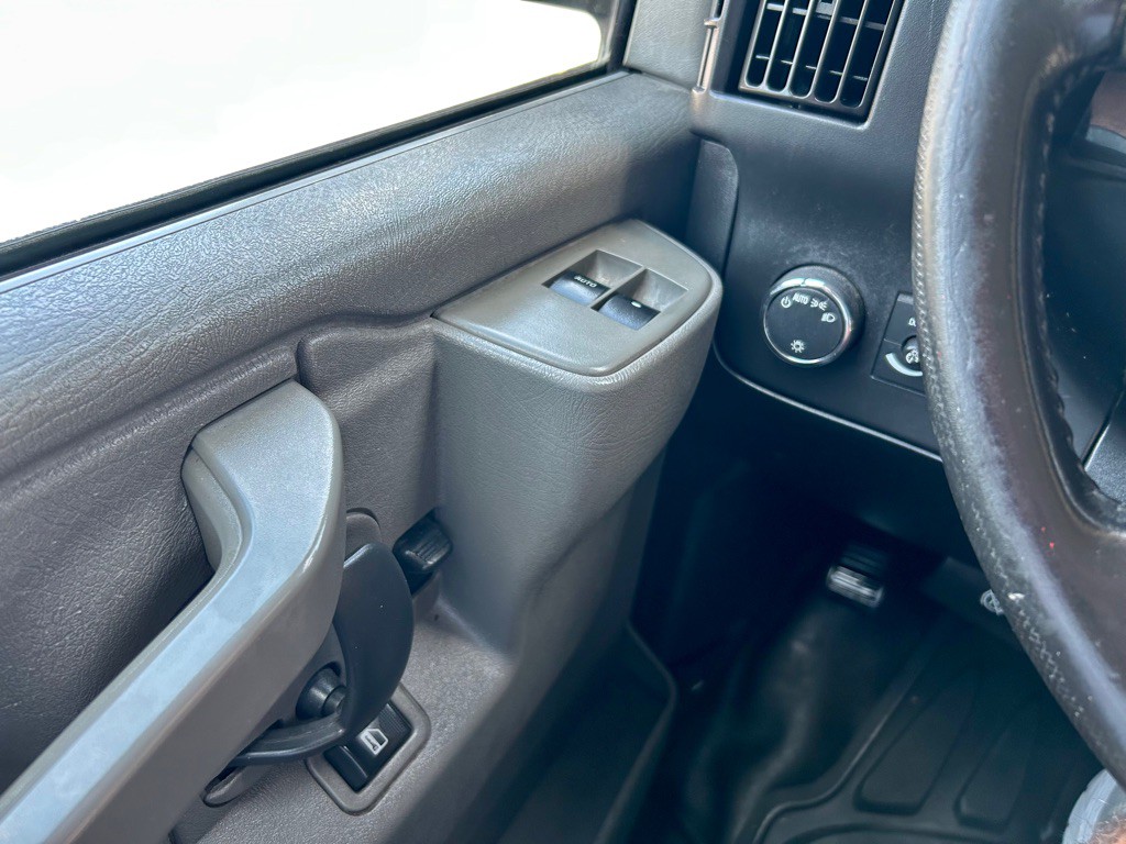 2018 Chevrolet Express Image 21