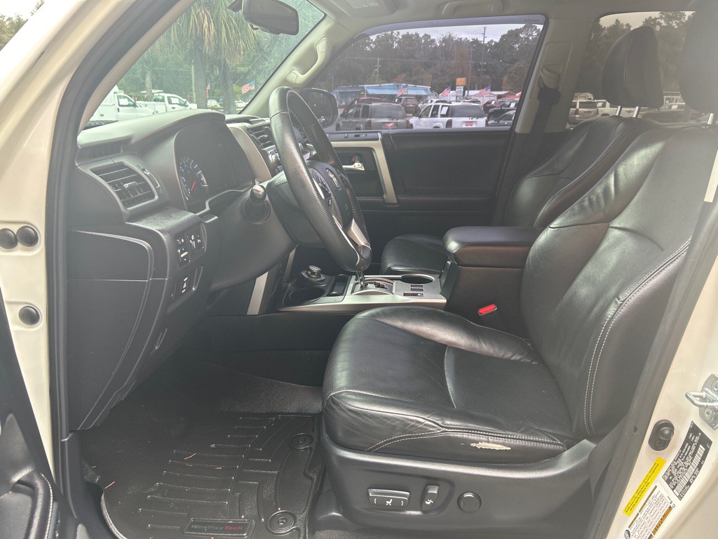 2016 Toyota 4Runner Image 9