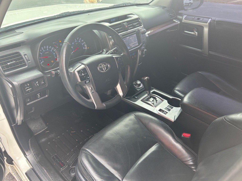 2016 Toyota 4Runner Image 10