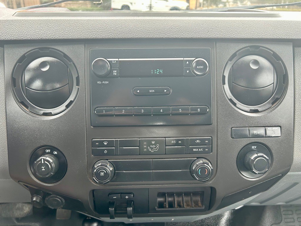 2015 Ford F-250 Image 25