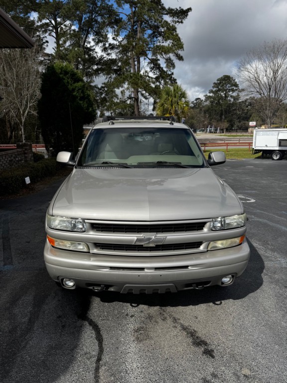 2004 Chevrolet Tahoe Image 8