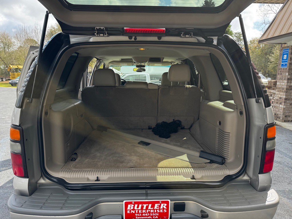 2004 Chevrolet Tahoe Image 11