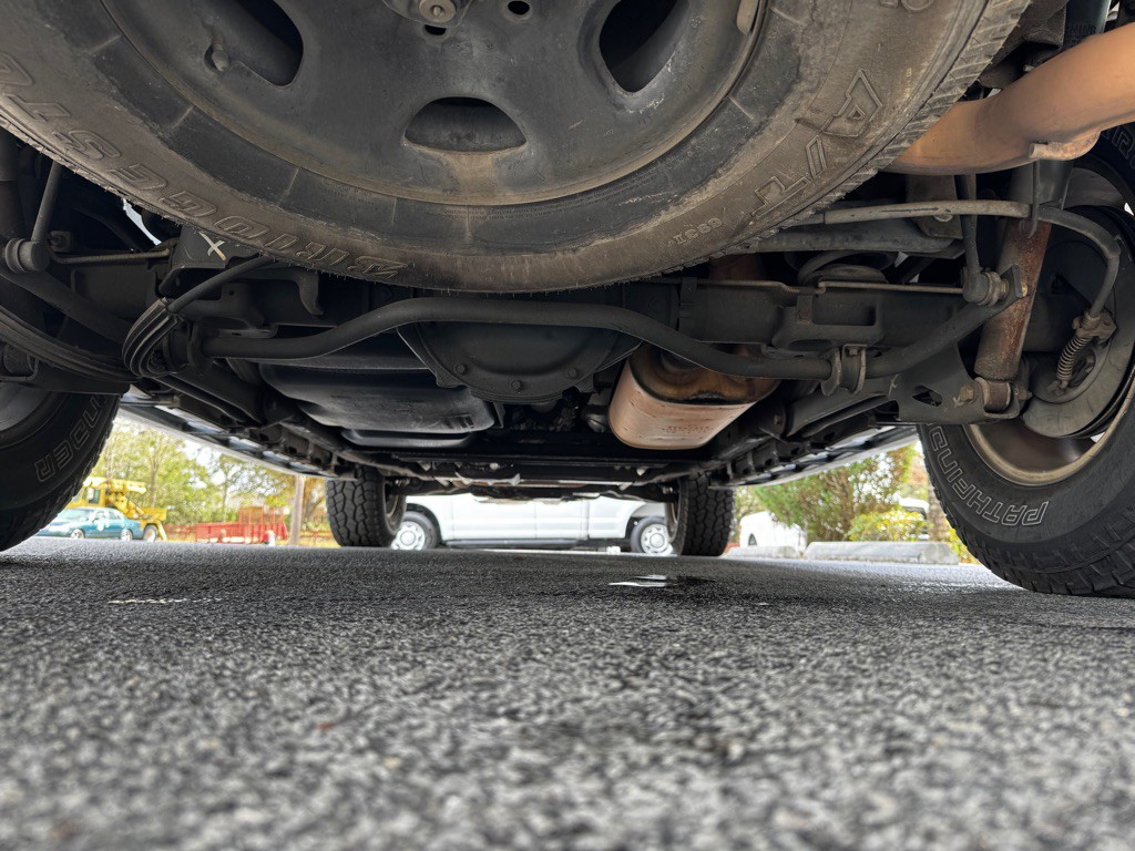 2004 Chevrolet Tahoe Image 20