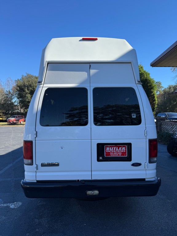 2008 Ford Econoline Image 4