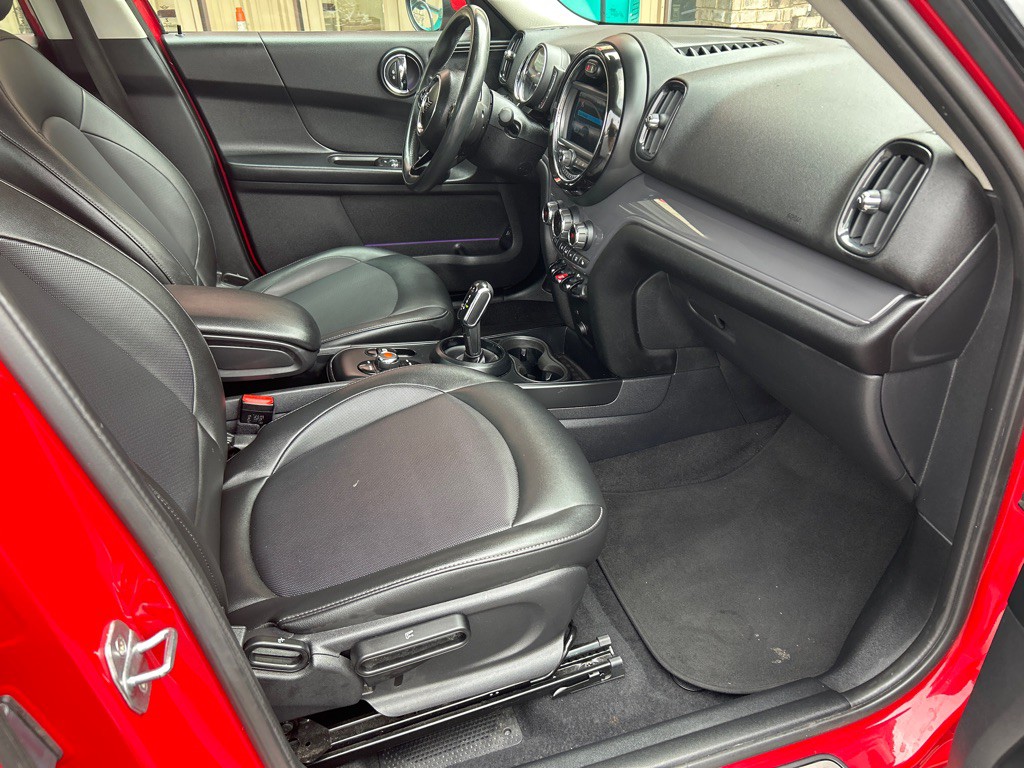 2020 MINI Cooper Image 16