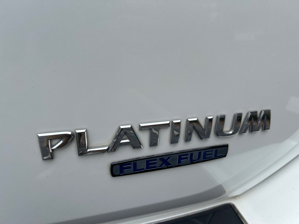 2015 Nissan Armada Image 10