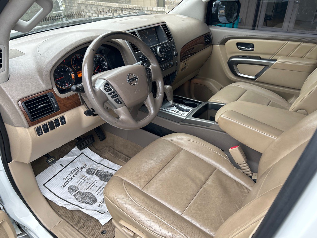 2015 Nissan Armada Image 12