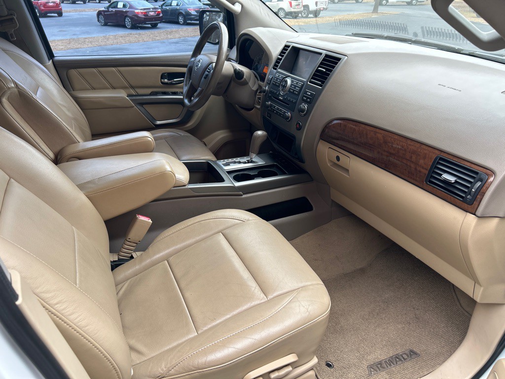 2015 Nissan Armada Image 19