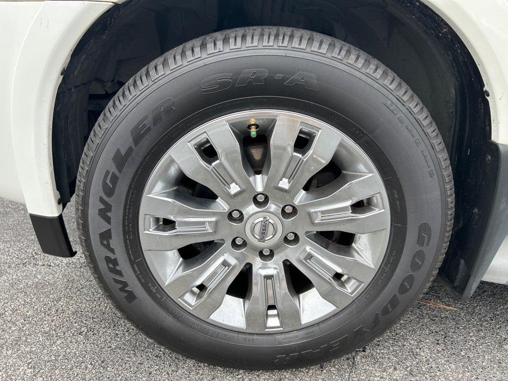 2015 Nissan Armada Image 20