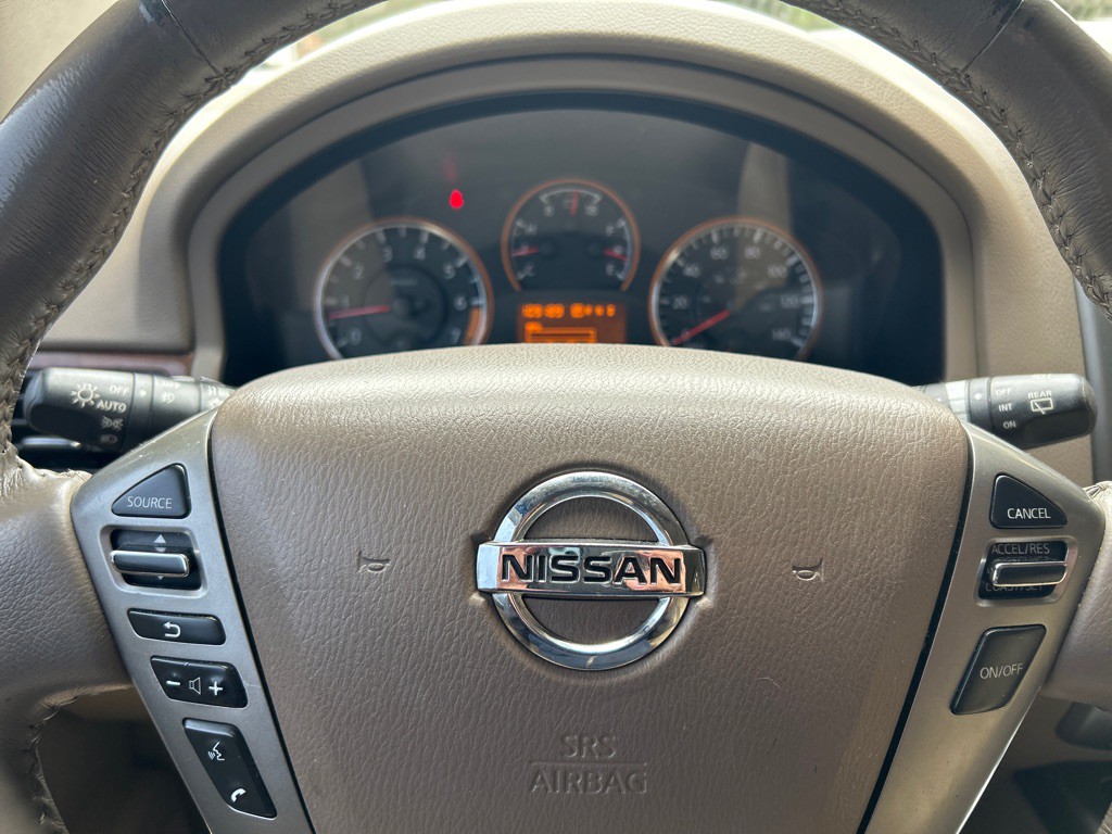 2015 Nissan Armada Image 25