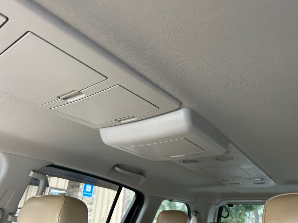 2015 Nissan Armada Image 26