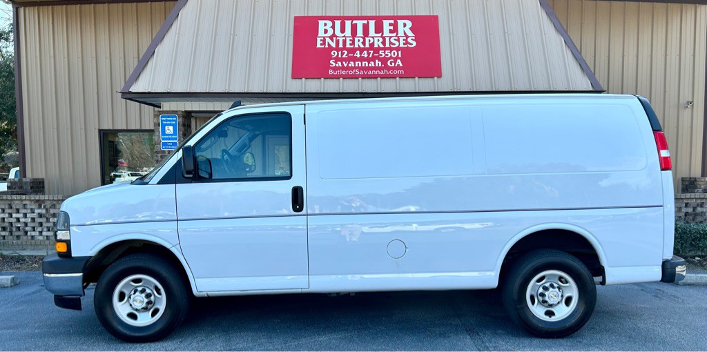 2022 Chevrolet Express Image 1