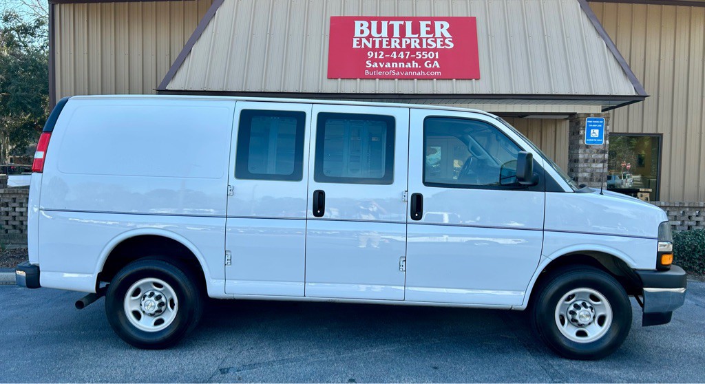 2022 Chevrolet Express Image 6