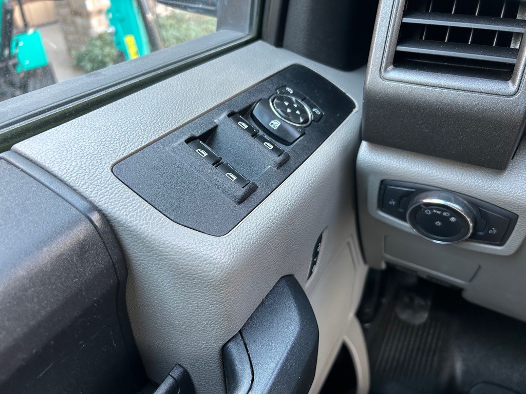 2018 Ford F-350 Image 25