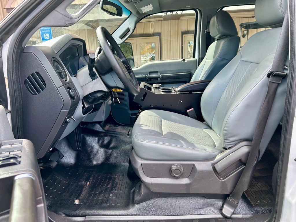 2015 Ford F-350 Image 25